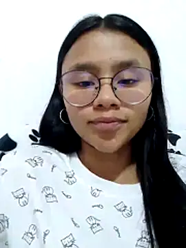 Snapshot of SofieLove_01 chatting on March 30, 2026, 10:33 pm SofieLove 01 online show from March 30, 2026, 10:33 pm