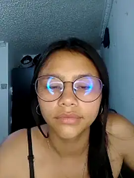 Snapshot of SofieLove_01 chatting on March 12, 2026, 6:50 am SofieLove 01 online show from March 12, 2026, 6:50 am