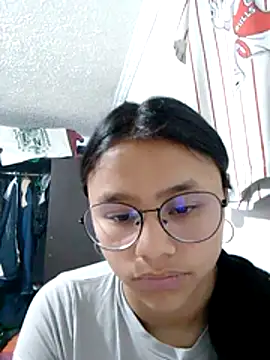 Snapshot of SofieLove_01 chatting on March 14, 2026, 9:26 am SofieLove 01 online show from March 14, 2026, 9:26 am