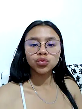 Snapshot of SofieLove_01 chatting on March 26, 2026, 7:39 am SofieLove 01 online show from March 26, 2026, 7:39 am