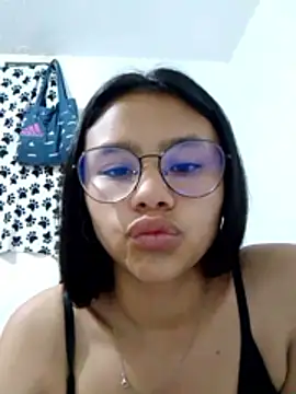 Snapshot of SofieLove_01 chatting on March 20, 2026, 6:58 am SofieLove 01 online show from March 20, 2026, 6:58 am