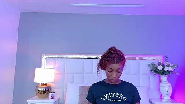 MadeleineHocker online show from October 11, 2025, 11:55 am