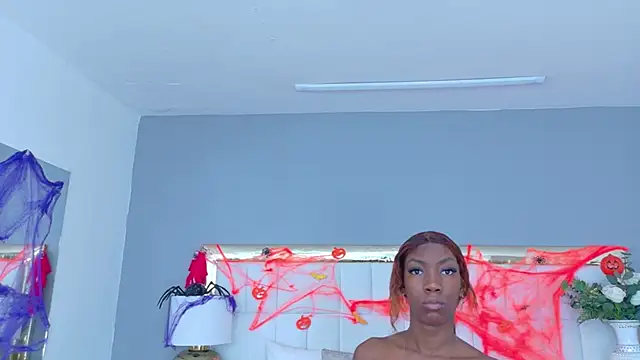 MadeleineHocker online show from October 25, 2025, 12:39 pm