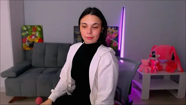 queenofthesense  online show from November 1, 2025, 4:23 pm