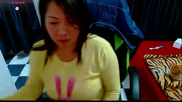 hiilarybrown online show from July 15, 2026, 2:07 am