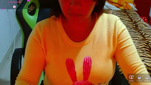 Snapshot of hiilarybrown chatting on November 6, 2025, 3:32 am hiilarybrown online show from November 6, 2025, 3:32 am