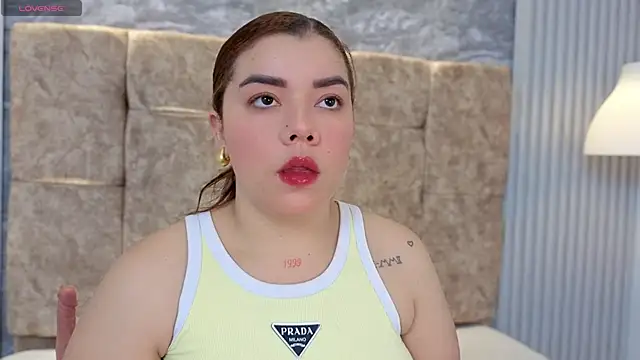 Snapshot of leilapons chatting on February 21, 2026, 4:42 pm leilapons online show from February 21, 2026, 4:42 pm