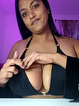 Busty AriaX online show from November 9, 2025, 8:13 pm