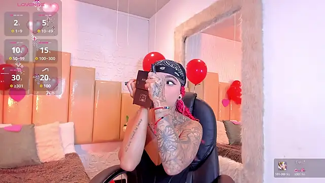 Snapshot of salem_rose chatting on February 10, 2026, 7:46 pm salem rose online show from February 10, 2026, 7:46 pm