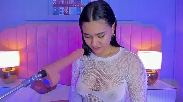 noa moon online show from October 1, 2025, 4:11 pm