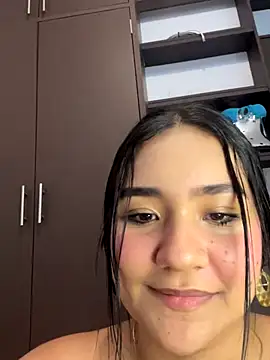 noa moon online show from December 21, 2025, 4:08 pm