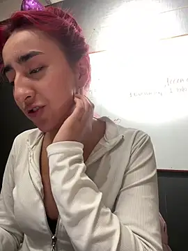 Snapshot of JuliethaDemon_ chatting on October 6, 2025, 2:07 pm JuliethaDemon online show from October 6, 2025, 2:07 pm