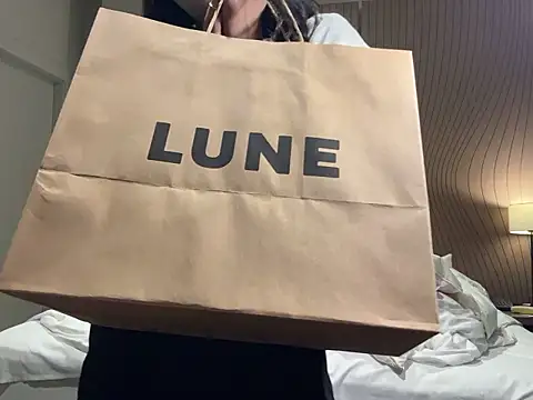 yuu-chan  online show from November 23, 2025, 9:19 am