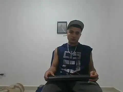 Snapshot of yissus_20_ chatting on November 6, 2025, 4:38 am yissus 20 online show from November 6, 2025, 4:38 am