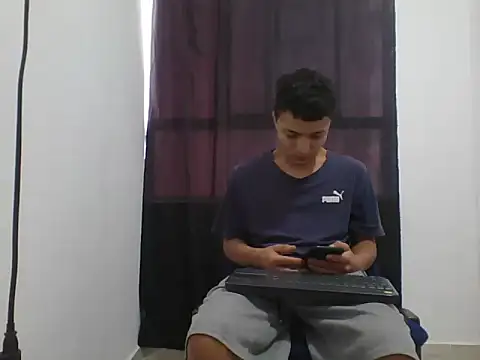 Snapshot of yissus_20_ chatting on October 16, 2025, 2:47 pm yissus 20 online show from October 16, 2025, 2:47 pm