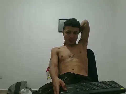 Snapshot of yissus_20_ chatting on October 14, 2025, 7:03 pm yissus 20 online show from October 14, 2025, 7:03 pm