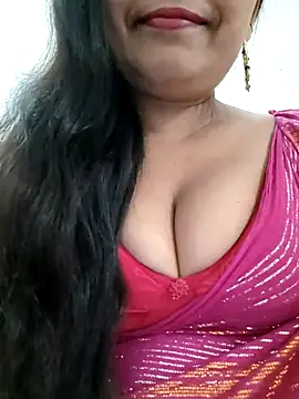 Snapshot of Sofia-ex chatting on November 4, 2025, 7:56 am Sofia-ex online show from November 4, 2025, 7:56 am