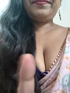 Snapshot of Sofia-ex chatting on October 31, 2025, 5:04 am Sofia-ex online show from October 31, 2025, 5:04 am