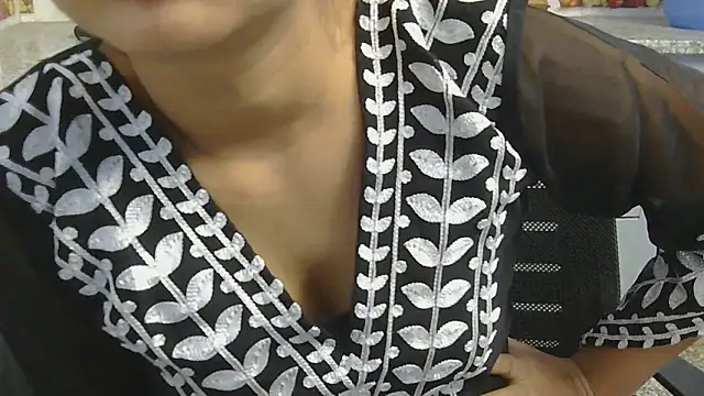 Cute-Bacchi online show from October 27, 2025, 1:50 am