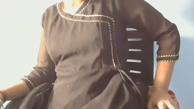 Cute-Bacchi online show from November 16, 2025, 3:22 am