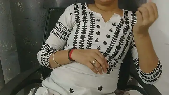 Cute-Bacchi online show from November 13, 2025, 3:43 am