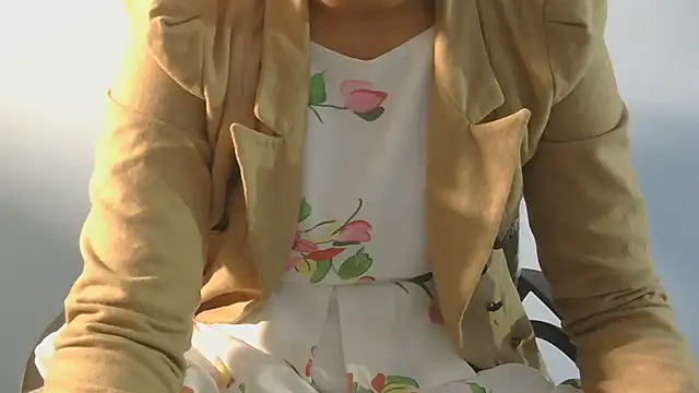 Cute-Bacchi online show from November 22, 2025, 3:49 am