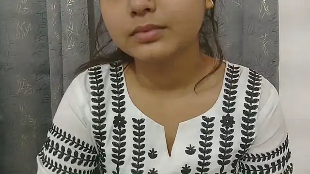 Cute-Bacchi online show from November 12, 2025, 3:21 am