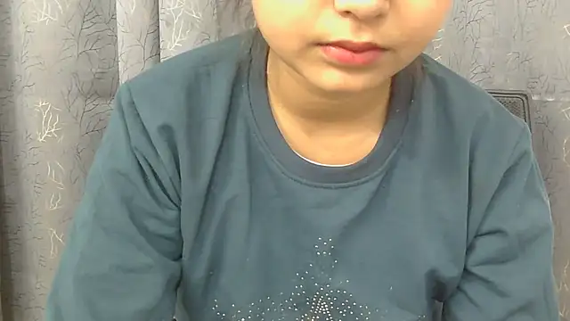 Cute-Bacchi online show from November 9, 2025, 2:37 am