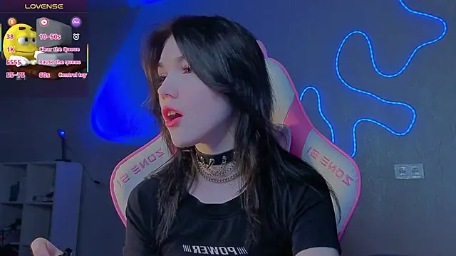 Sophie SkyAngel online show from December 14, 2025, 2:33 pm