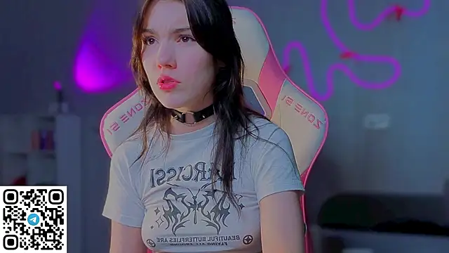 Sophie SkyAngel online show from March 5, 2026, 12:57 pm