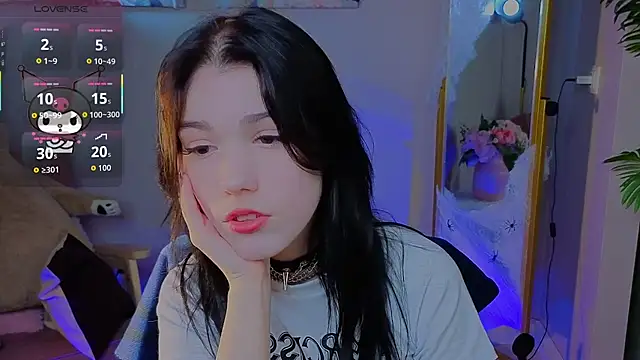 Sophie SkyAngel online show from October 28, 2025, 1:43 pm