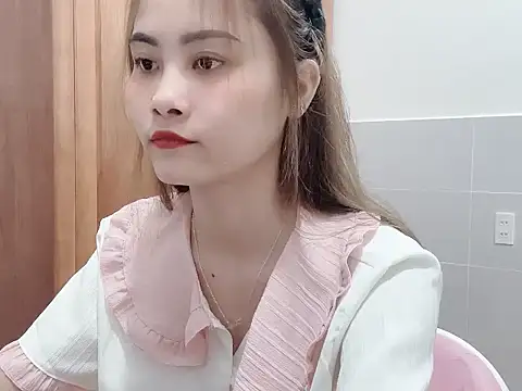 Snapshot of Truclynk1702 chatting on October 6, 2025, 3:02 pm Truclynk1702 online show from October 6, 2025, 3:02 pm