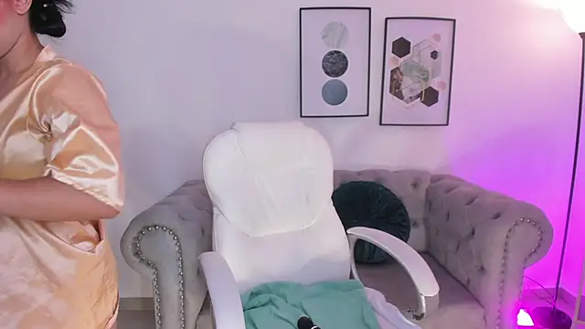 Sharon breezee online show from November 21, 2025, 4:22 am