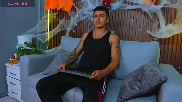 Leo santoro online show from October 29, 2025, 3:55 pm