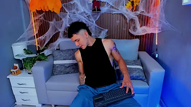 Leo santoro online show from October 17, 2025, 2:30 pm