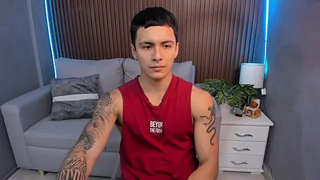 Leo santoro online show from September 18, 2025, 1:47 pm