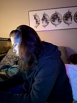 petalsexy online show from November 5, 2025, 4:21 pm