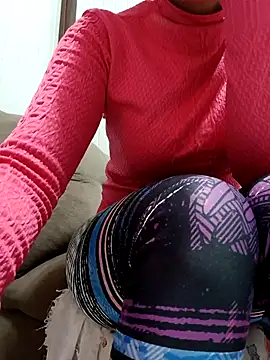 cicinha3657 online show from May 10, 2026, 4:27 am