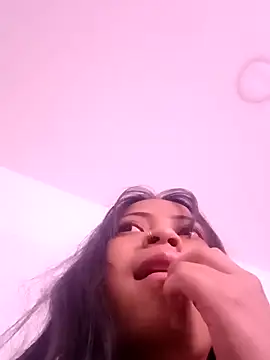 Snapshot of LilyCutee_ chatting on September 30, 2025, 7:20 pm LilyCutee online show from September 30, 2025, 7:20 pm