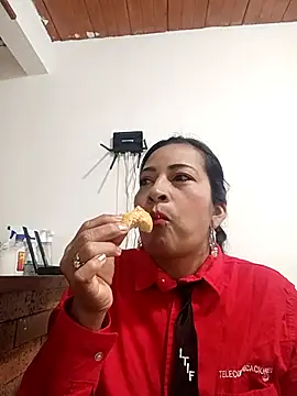 Snapshot of PAULA20- chatting on September 10, 2025, 12:59 pm PAULA20- online show from September 10, 2025, 12:59 pm