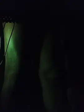 femboyslqueen online show from December 21, 2025, 7:15 pm