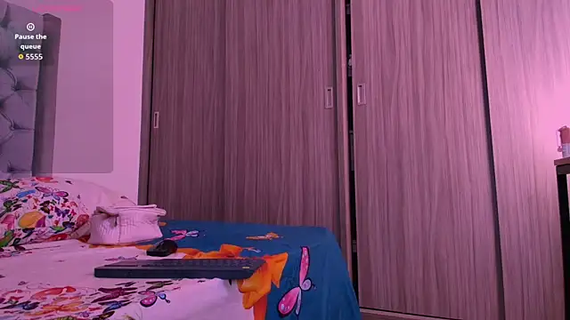 dreamsussi online show from March 9, 2026, 3:48 pm