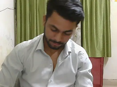 Snapshot of ursdreamperson chatting on May 20, 2026, 12:51 am ursdreamperson online show from May 20, 2026, 12:51 am