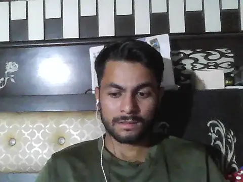 ursdreamperson online show from November 6, 2025, 2:32 pm