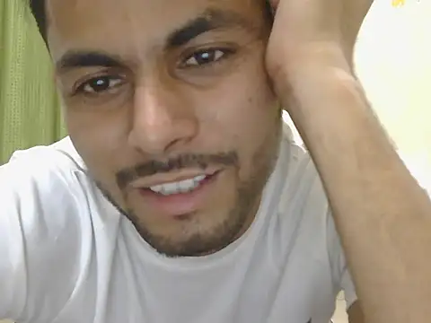 Snapshot of ursdreamperson chatting on May 25, 2026, 2:27 pm ursdreamperson online show from May 25, 2026, 2:27 pm
