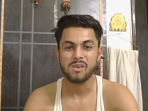 Snapshot of ursdreamperson chatting on May 13, 2026, 1:40 pm ursdreamperson online show from May 13, 2026, 1:40 pm