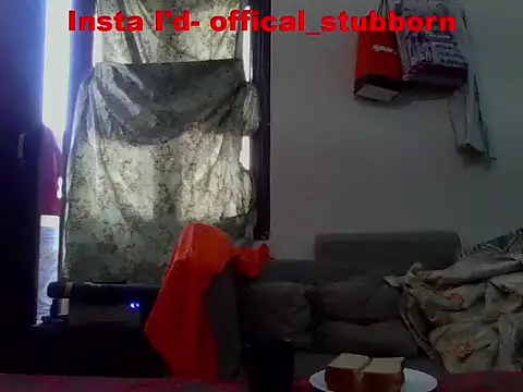 ursdreamperson online show from April 5, 2026, 3:35 am