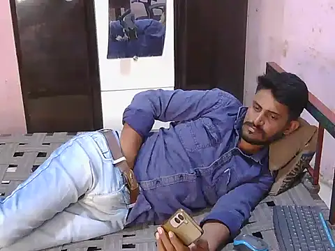 krishjaat43 online show from May 3, 2026, 8:12 pm