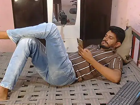 krishjaat43 online show from May 9, 2026, 7:23 am