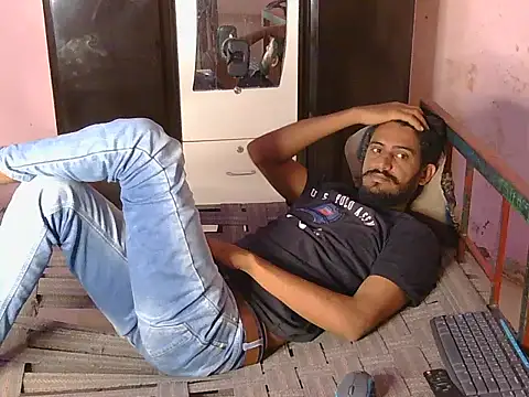 krishjaat43 online show from April 12, 2026, 3:43 am